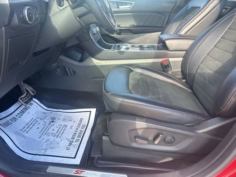 Certified 2023 Ford Edge ST-Line w/ Class II Trailer Tow Package image 9