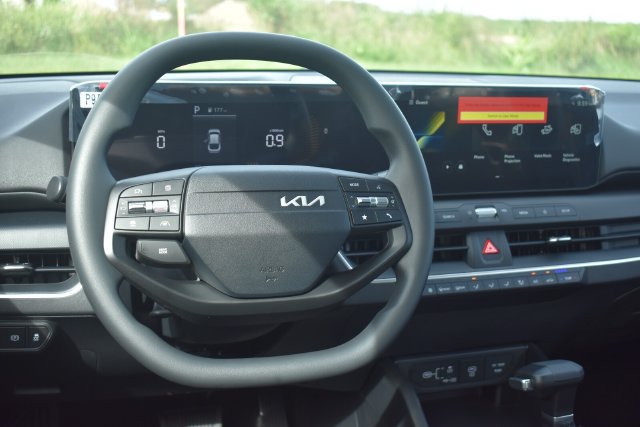 New 2026 Kia K4 FWD image 17