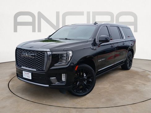 Used 2023 GMC Yukon XL Denali Ultimate AWD/4WD image 6