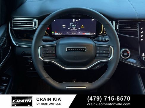 Used 2022 Jeep Wagoneer Series III RWD image 13