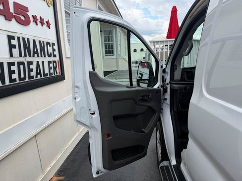 Used 2025 Ford Transit 250 Low Roof w/ Exterior Upgrade Package RWD image 8