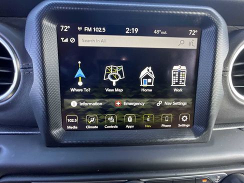 Used 2022 Jeep Wrangler Unlimited Sahara w/ Cold Weather Group image 15