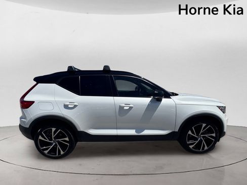 Used 2022 Volvo XC40 T5 R-Design w/ Advanced Package image 3