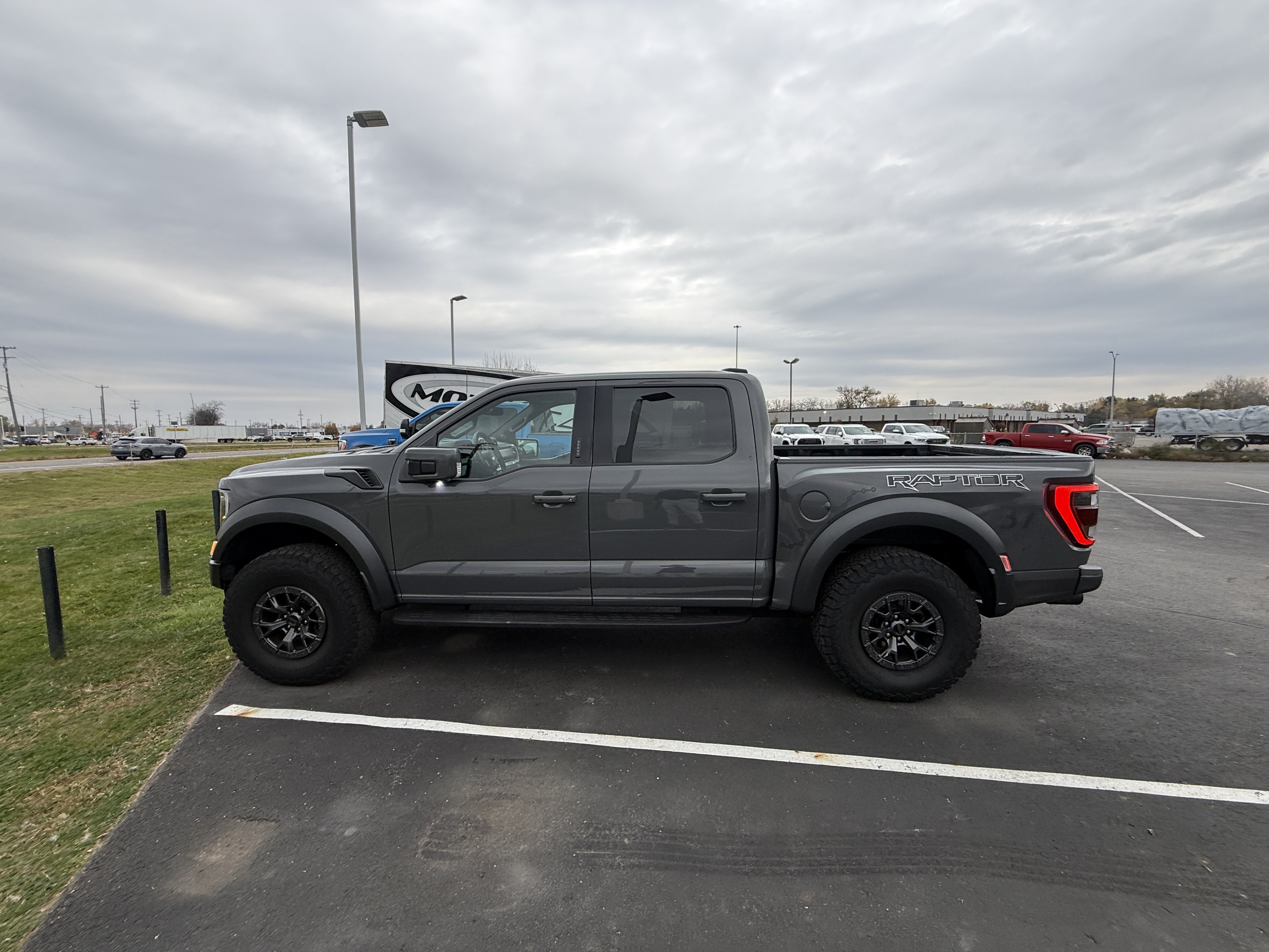 Used 2021 Ford F150 Raptor w/ Raptor 37 Performance Package AWD/4WD image 3
