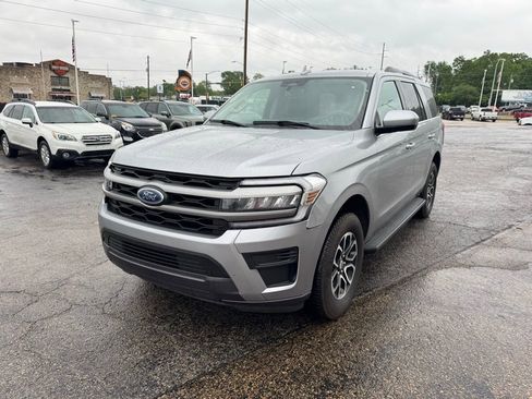Certified 2024 Ford Expedition XLT AWD/4WD image 3