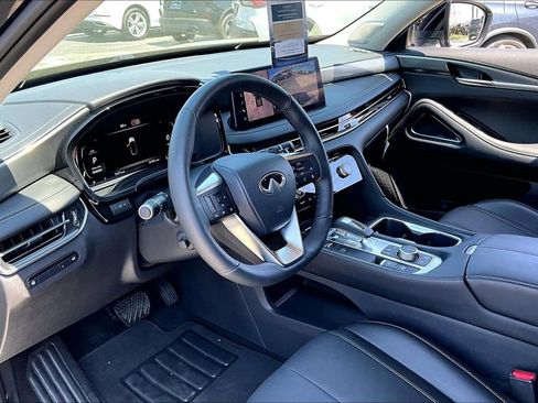 Certified 2026 INFINITI QX60 Luxe w/ Family Package FWD image 18