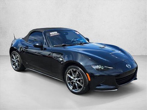 Used 2020 MAZDA MX-5 Miata Grand Touring RWD image 3