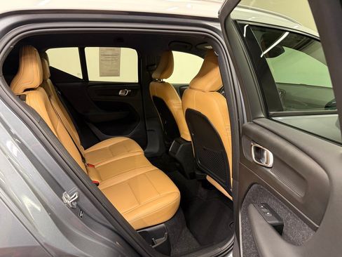 Used 2019 Volvo XC40 T5 Momentum AWD/4WD image 18