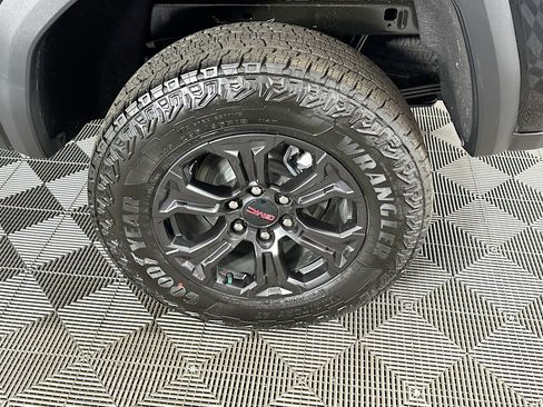 New 2025 GMC Canyon Elevation w/ Convenience Package image 28