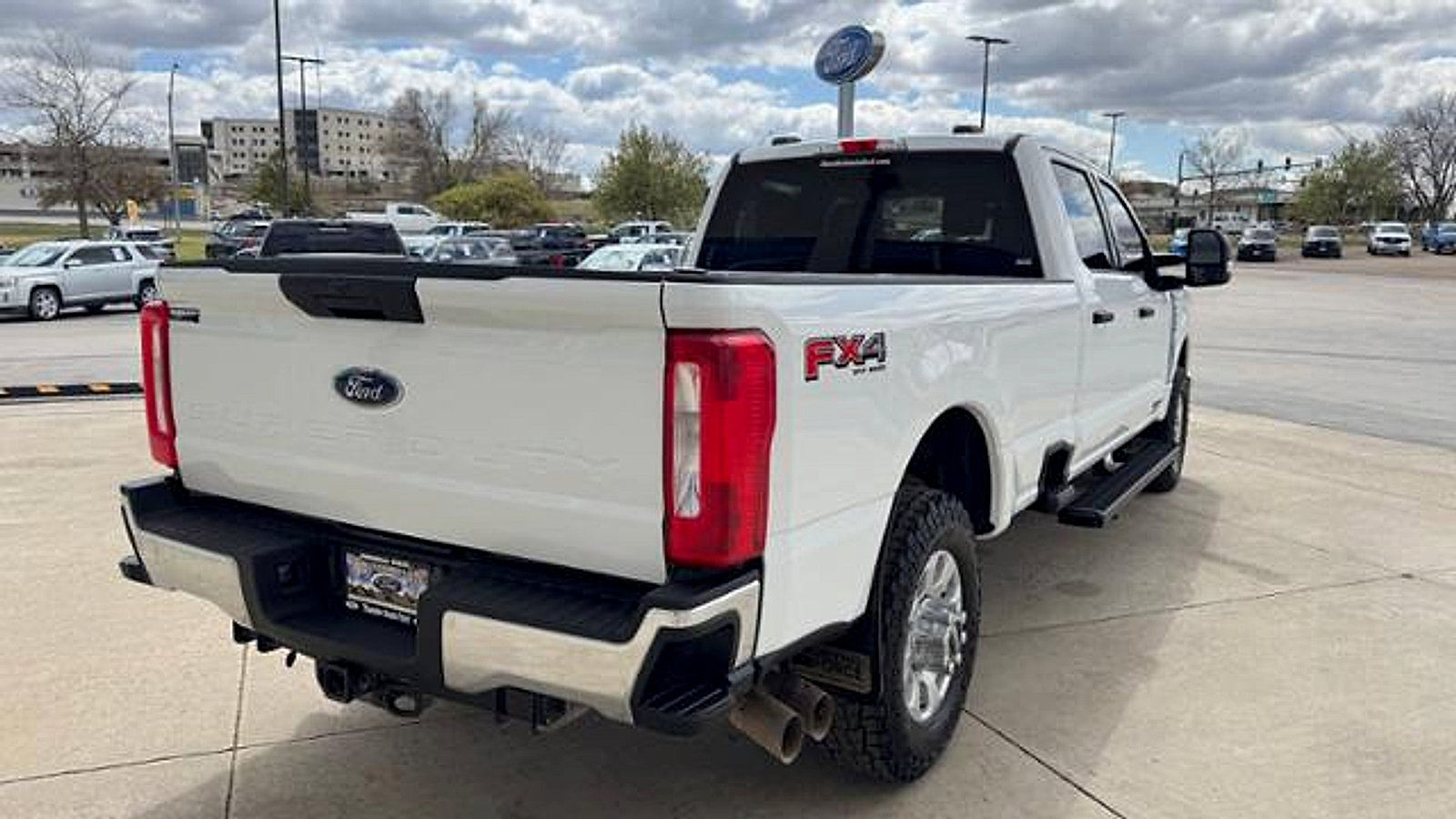 Used 2023 Ford F350 XLT w/ FX4 Off-Road Package AWD/4WD image 6