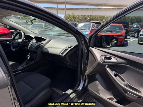Used 2016 Ford Focus SE FWD image 32