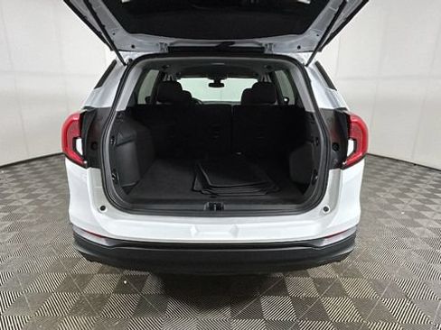 Used 2023 GMC Terrain SLE FWD image 27