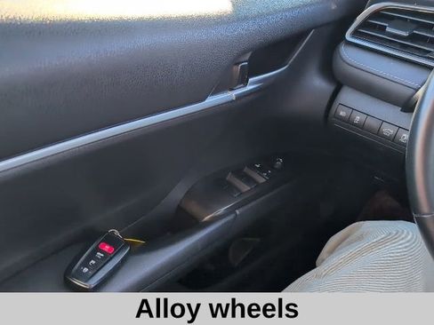 Used 2023 Toyota Camry SE image 11