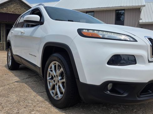 Used 2018 Jeep Cherokee Latitude Plus FWD image 25