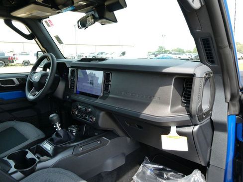 New 2026 Ford Bronco 2-Door AWD/4WD image 11
