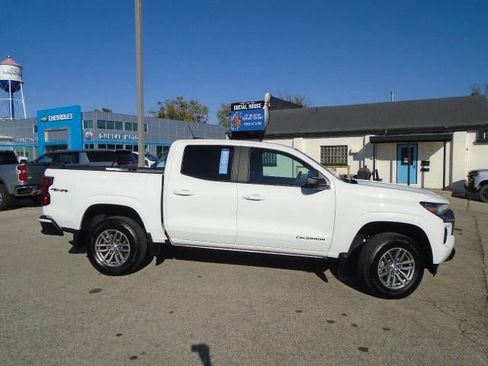 Certified 2024 Chevrolet Colorado LT w/ LT Convenience Package II image 5