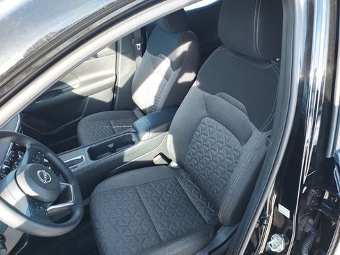 Used 2025 Nissan Kicks SV image 15