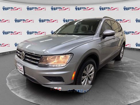 Used 2019 Volkswagen Tiguan S image 3