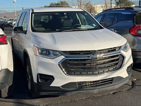 Used 2020 Chevrolet Traverse LS image 2