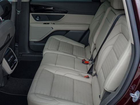 Used 2025 Lincoln Nautilus Reserve AWD/4WD image 22