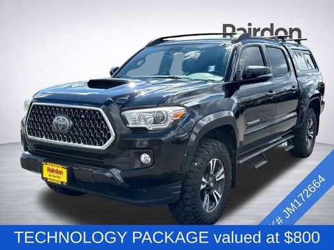 Used 2018 Toyota Tacoma TRD Sport AWD/4WD image 3