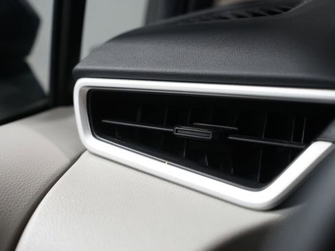 Certified 2025 Toyota Corolla LE FWD image 23