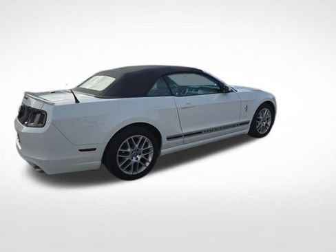 Used 2013 Ford Mustang Premium RWD image 3