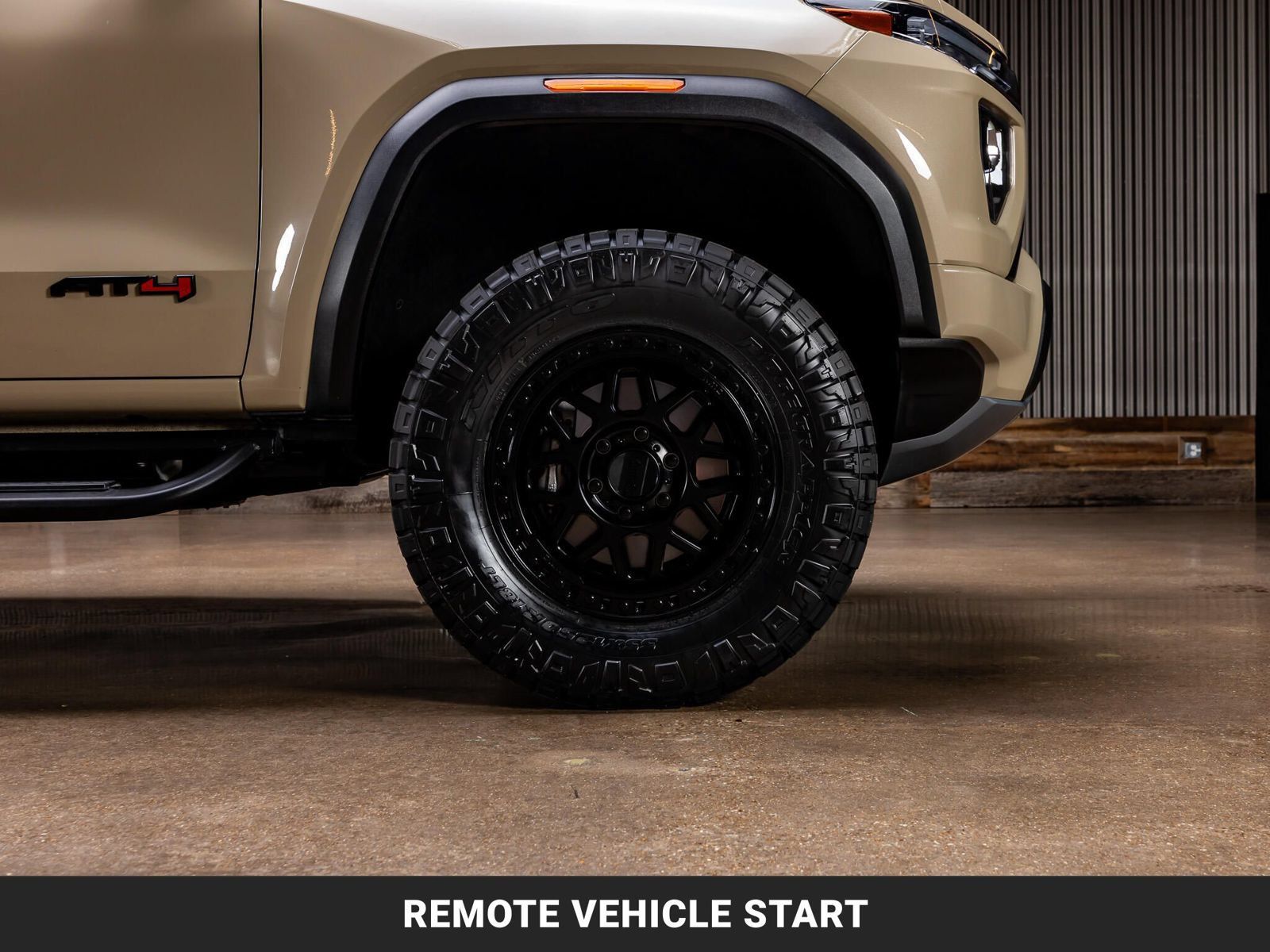 Used 2023 GMC Canyon AT4 w/ Technology Package AWD/4WD image 12