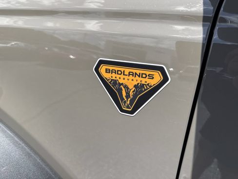 Used 2025 Ford Bronco Badlands AWD/4WD image 11