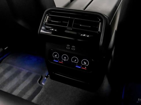 Used 2025 BMW M5 w/ Carbon Package AWD/4WD image 81