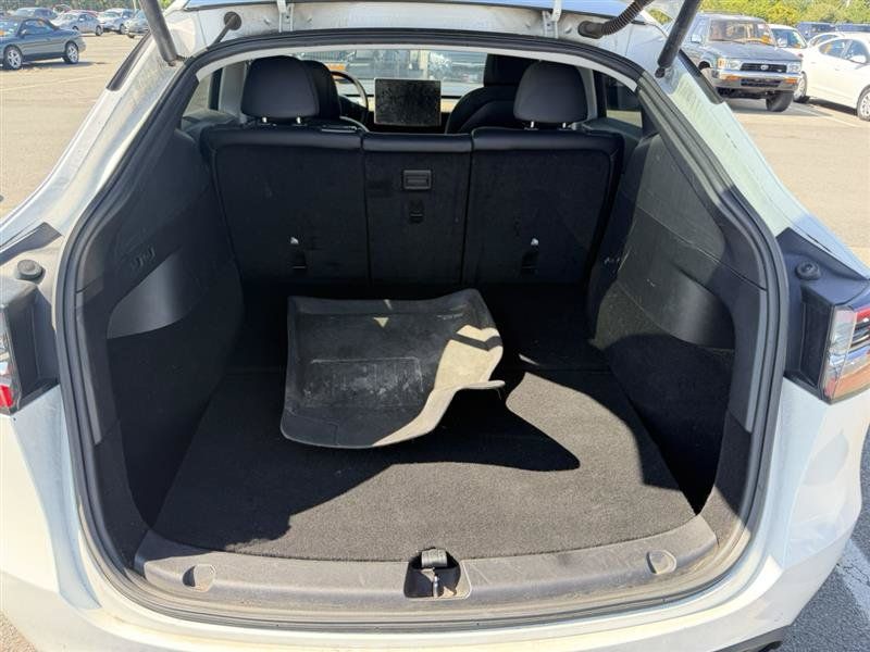 Used 2021 Tesla Model Y Long Range AWD/4WD image 16