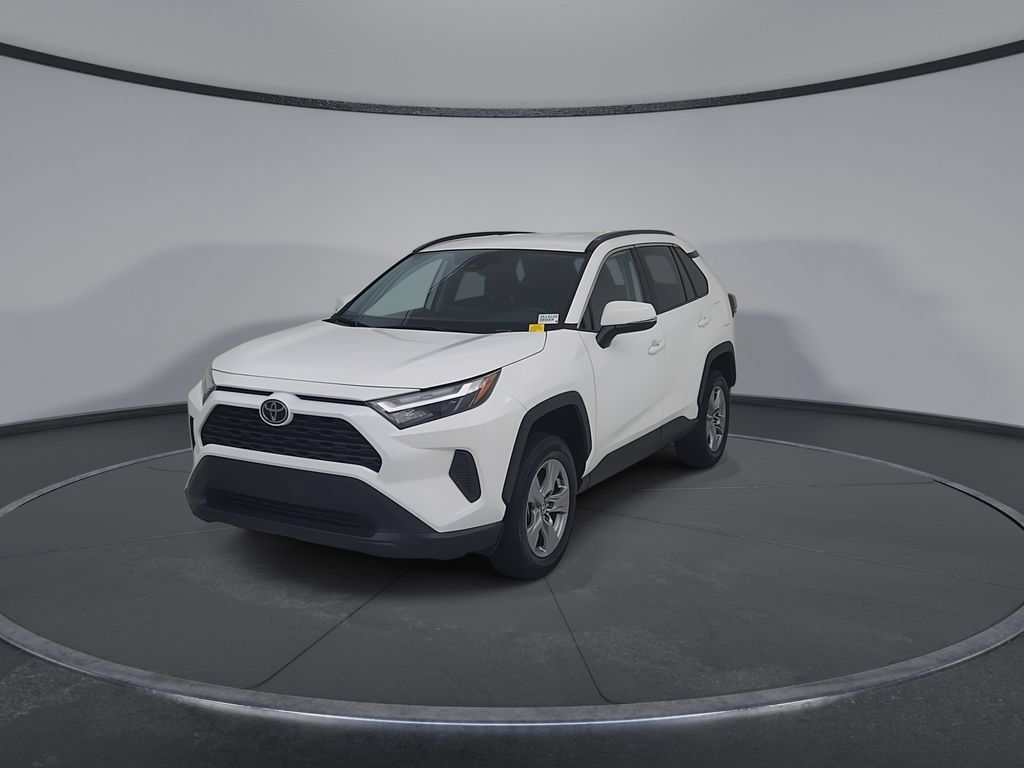 Used 2025 Toyota RAV4 XLE AWD/4WD image 6