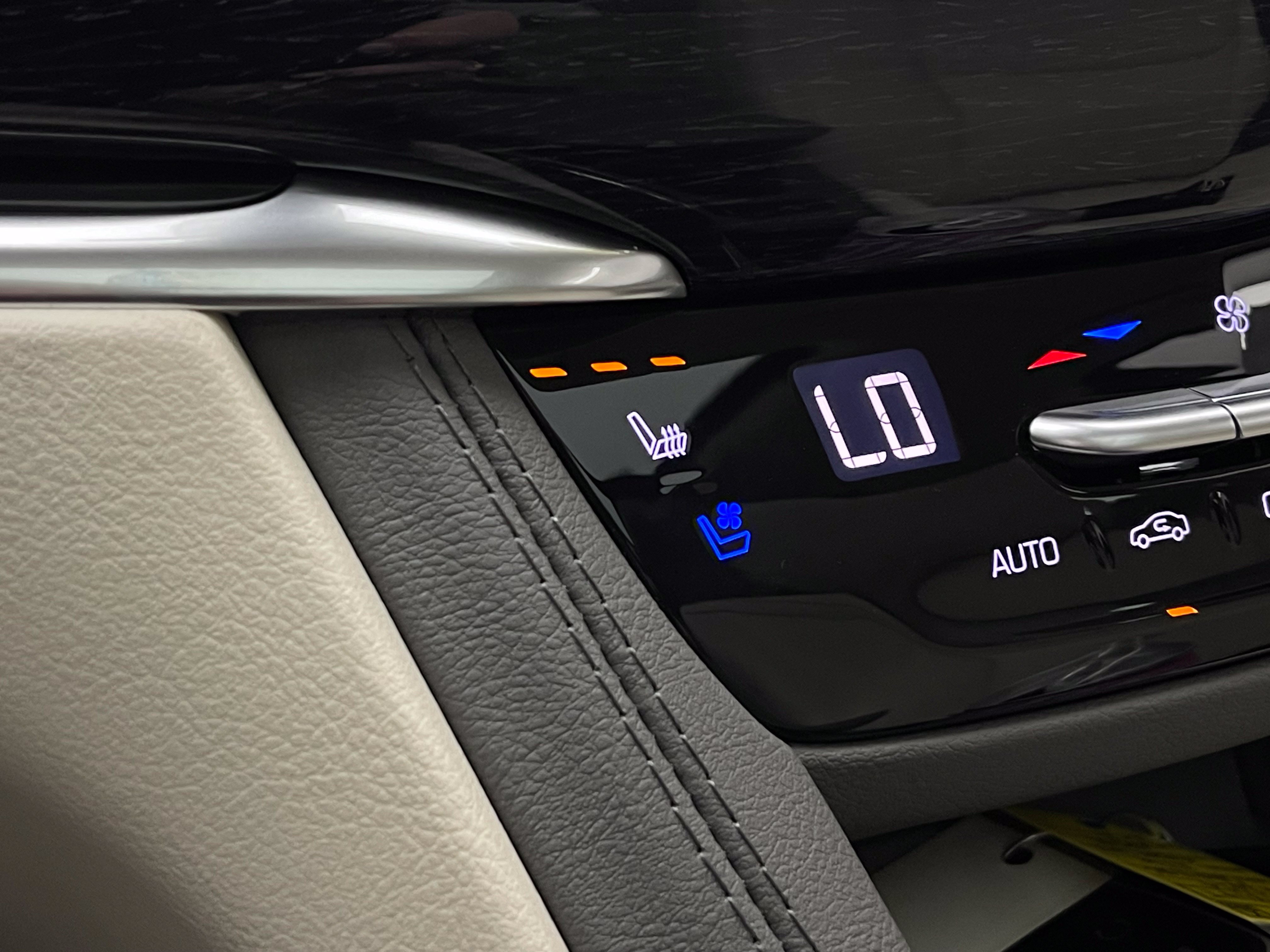 Used 2024 Cadillac XT6 Premium Luxury FWD image 6