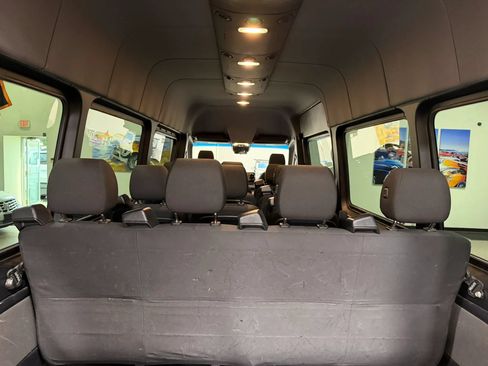 Used 2019 Mercedes-Benz Sprinter 2500 image 26