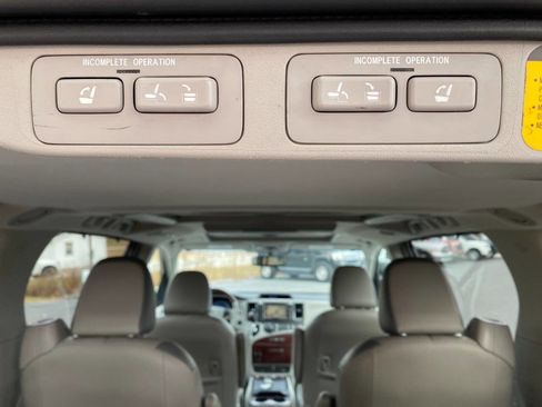 Used 2012 Toyota Sienna Limited w/ Premium Pkg image 29