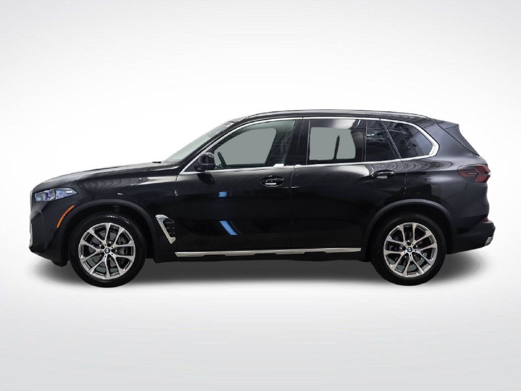 Used 2024 BMW X5 xDrive40i w/ Premium Package AWD/4WD image 2