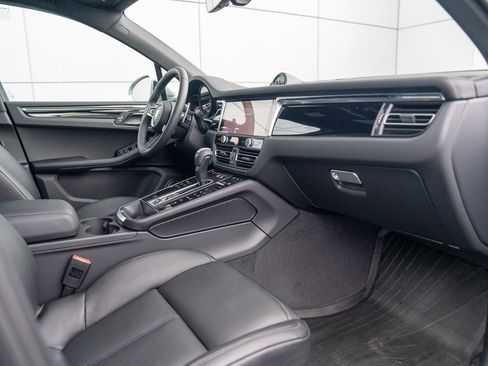 Certified 2026 Porsche Macan AWD/4WD image 25