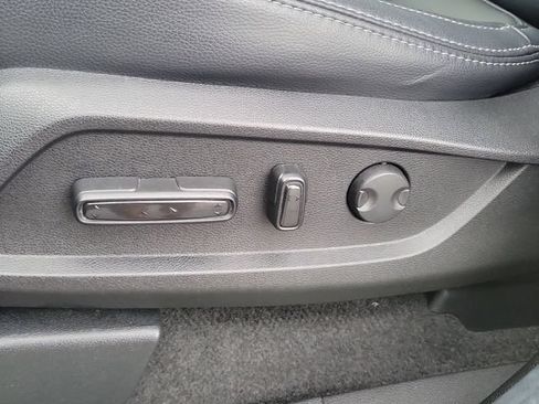 Certified 2025 Honda Pilot Touring image 19