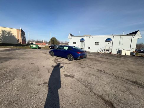 Used 2025 Hyundai Elantra SEL image 14