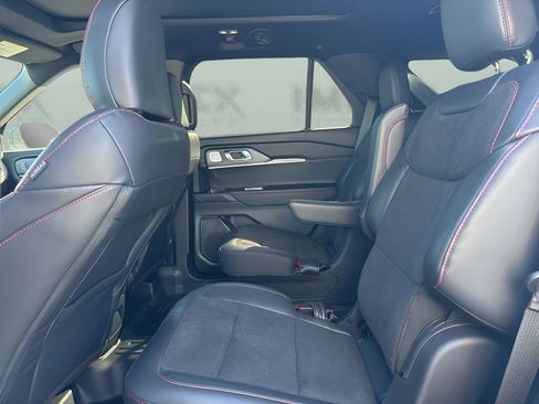 Used 2025 Ford Explorer ST w/ Sun And Sound Package AWD/4WD image 13