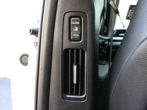 Used 2025 Honda Odyssey Touring image 23