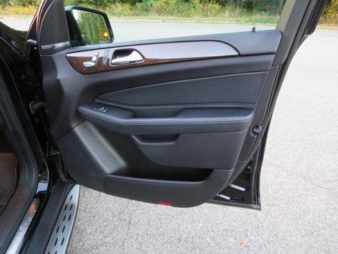 Used 2016 Mercedes-Benz GLE 350 GLE 350 4MATIC AWD 4dr SUV w/ Premium Package image 25