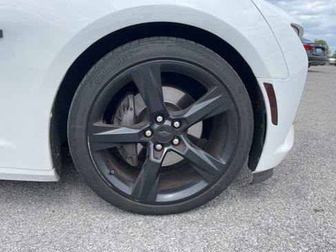 Used 2018 Chevrolet Camaro SS image 17