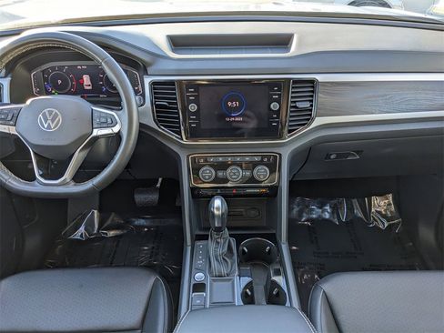 Certified 2023 Volkswagen Atlas SE image 19