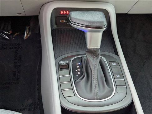 Used 2025 Hyundai Kona SEL FWD image 12