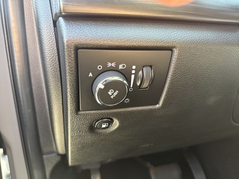 Used 2021 Jeep Grand Cherokee Laredo X AWD/4WD image 32