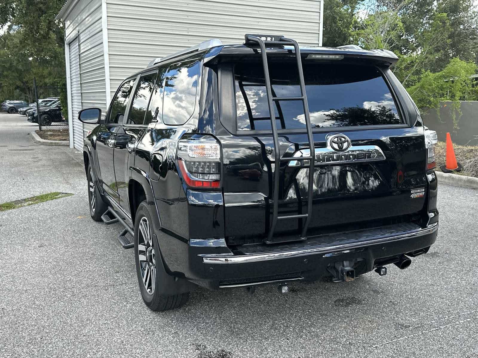 Used 2021 Toyota 4Runner Limited AWD/4WD image 4