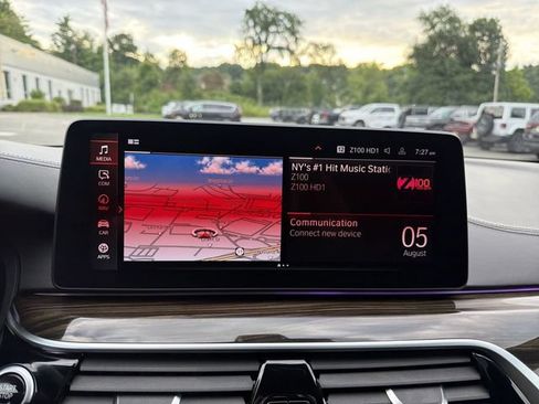 Used 2021 BMW M550i xDrive w/ Dynamic Handling Package AWD/4WD image 20
