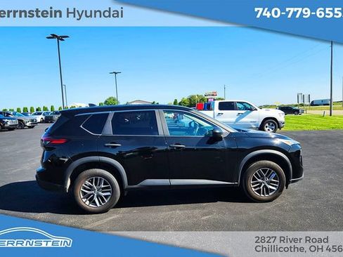 Used 2024 Nissan Rogue S AWD/4WD image 16