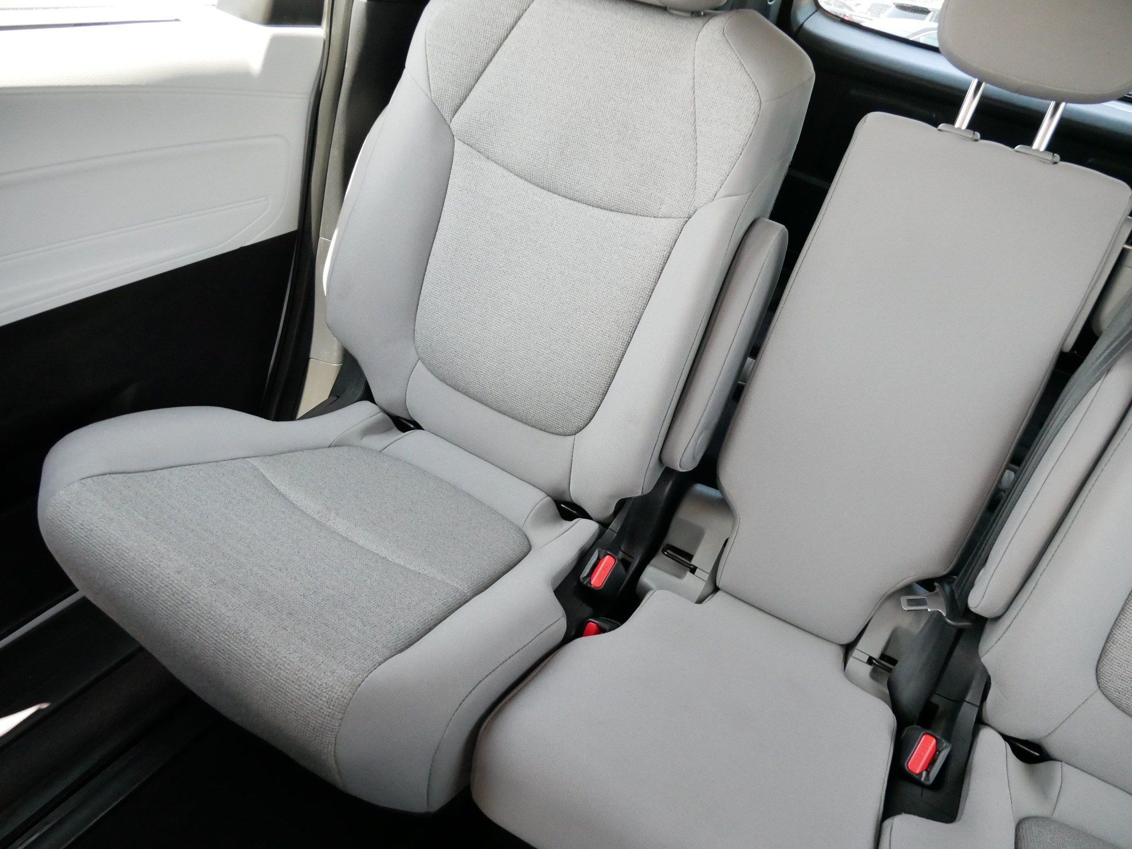 Certified 2026 Toyota Sienna LE FWD image 12